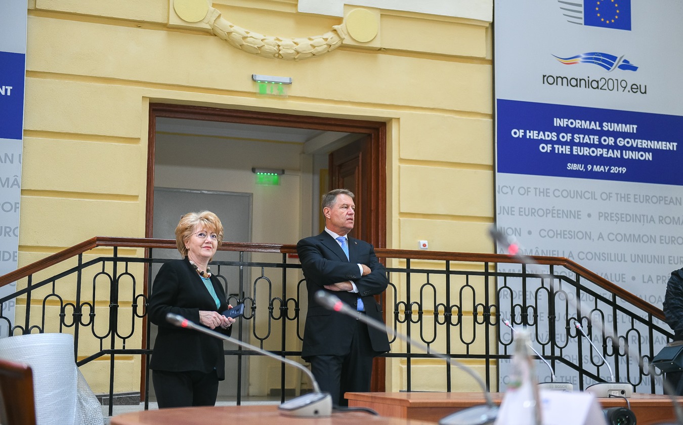 FOTO | Preşedintele Klaus Iohannis a verificat pregătirile pentru Summitul UE de la Sibiu: "Sigur că am emoţii. Sper ca totul să funcţioneze foarte bine"
