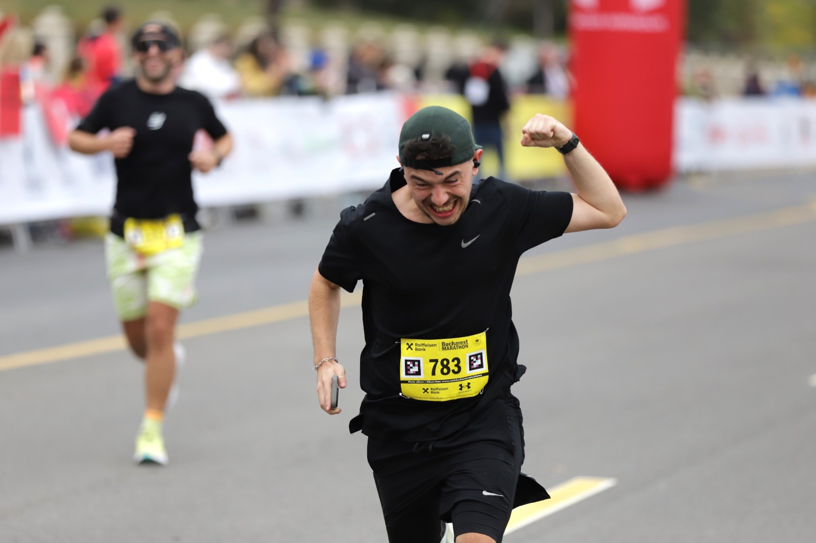 Maratonul București 2025 a adus împreună 12.000 de alergători din peste 50 de țări. Un tânăr atlet a doborât recordul național
