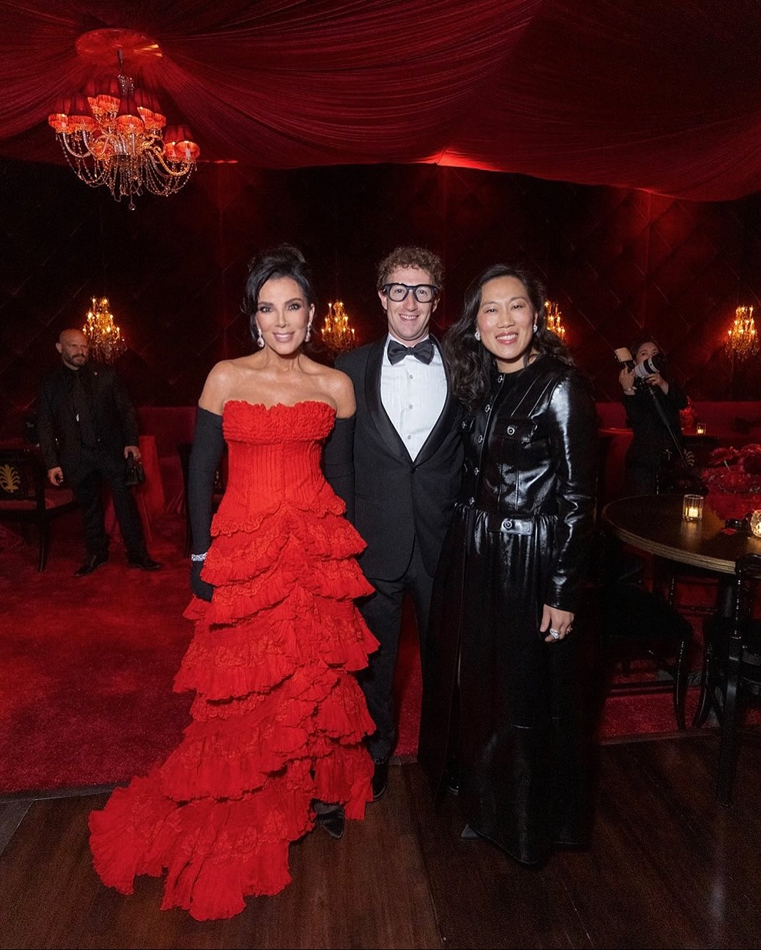 Poliția a fost chemată la petrecerea de 70 de ani a lui Kris Jenner. Imagini cu vedetele, printre care și o româncă, la conacul lui Jeff Bezos