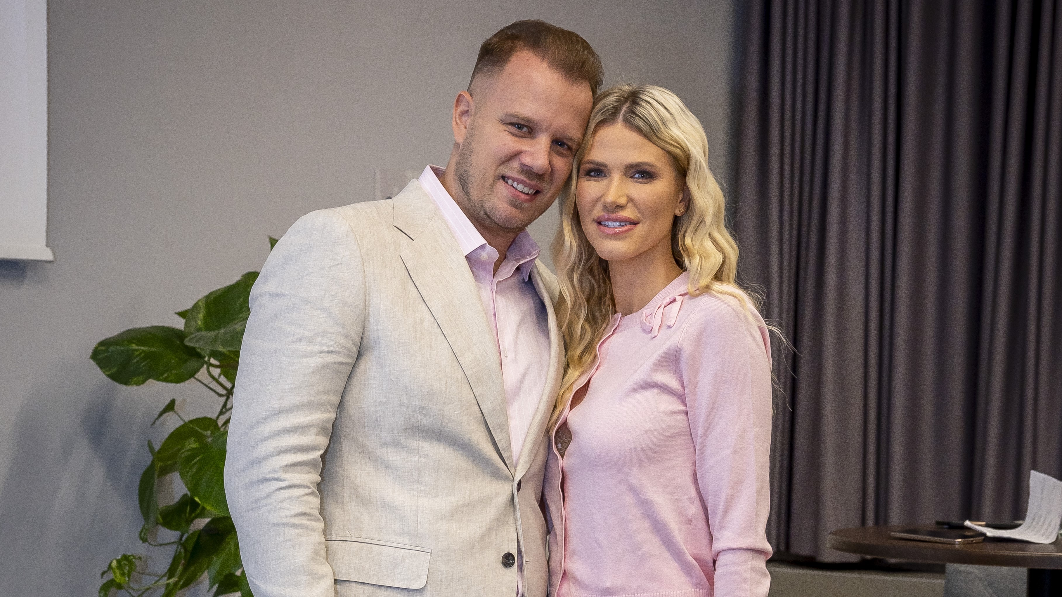 Mesebeli volt Vasvári Vivien gender reveal bulija - Blikk