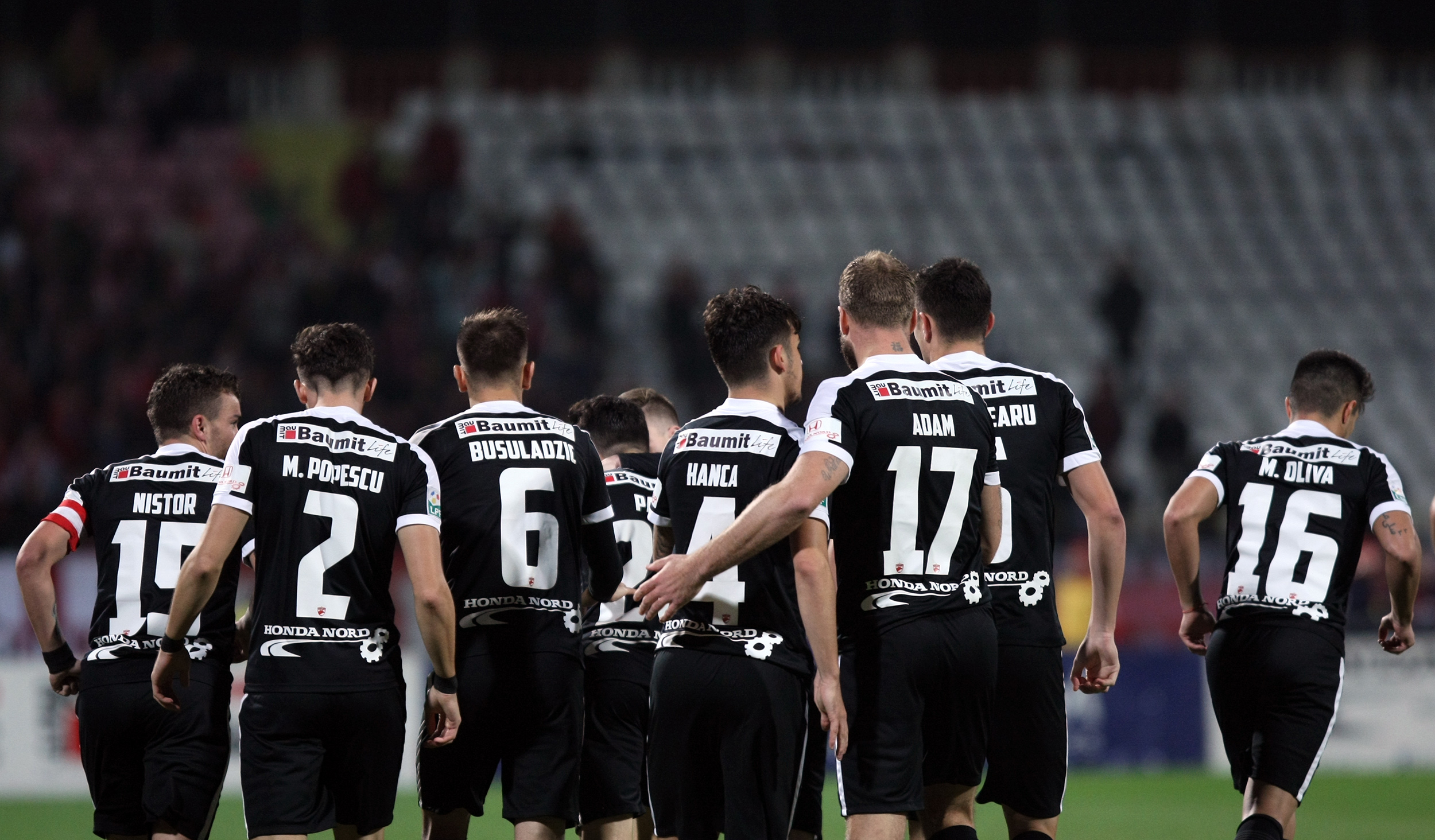 Liga 1, etapa 13. Dinamo - Pandurii 4-0. Autogol incredibil Lazar, ”dublă” Lazăr, plus Palici. ”Câinii”, în negru, în memoria lui Titi Frățilă. Fanii i-au cerut demisia lui Ando / VIDEO