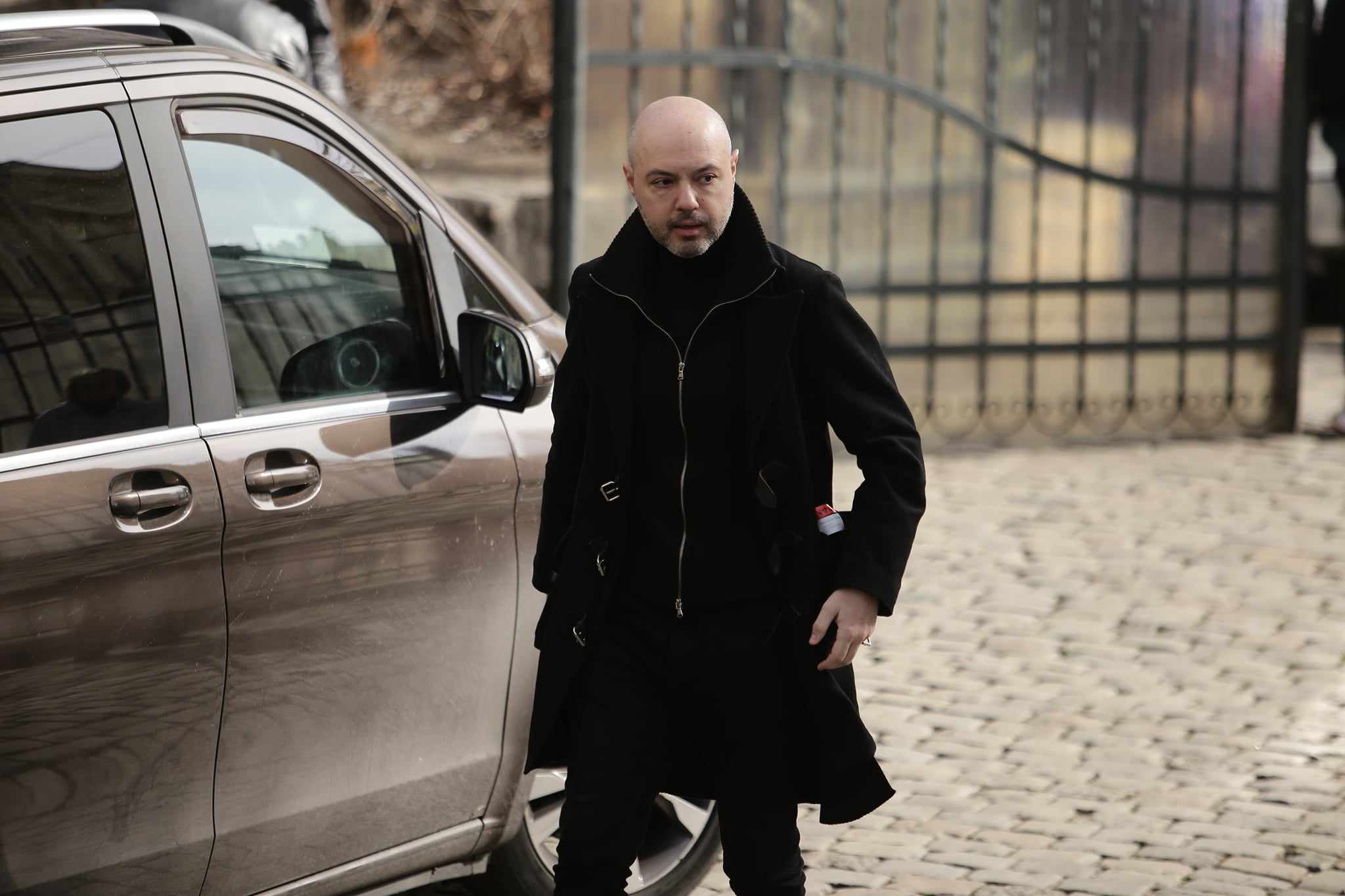 Mioara Roman, înmormântată astăzi la cimitirul Reînvierea din Capitală. Oana Roman abia și-a putut stăpâni lacrimile