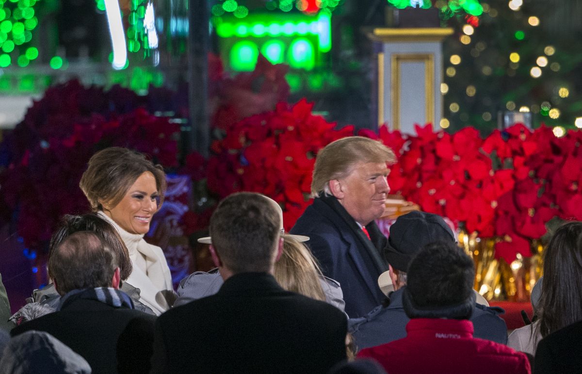 FOTO| Donald și Melania Trump au aprins luminile bradului de Crăciun de la Casa Albă