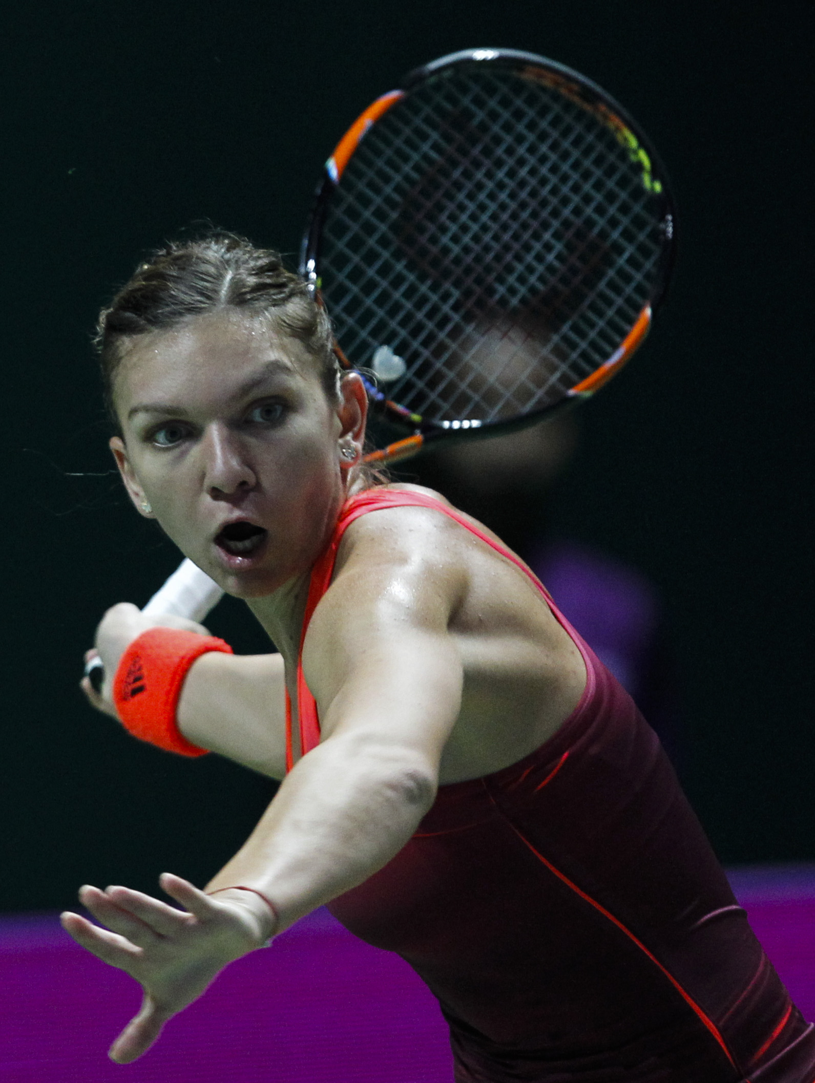 Halep a debutat fantastic la Turneul Campioanelor: ^a demolat-o pe italianca Pennetta, 6-0, 6-3. Marți, urmează Șarapova / LIVEBLOG&VIDEO