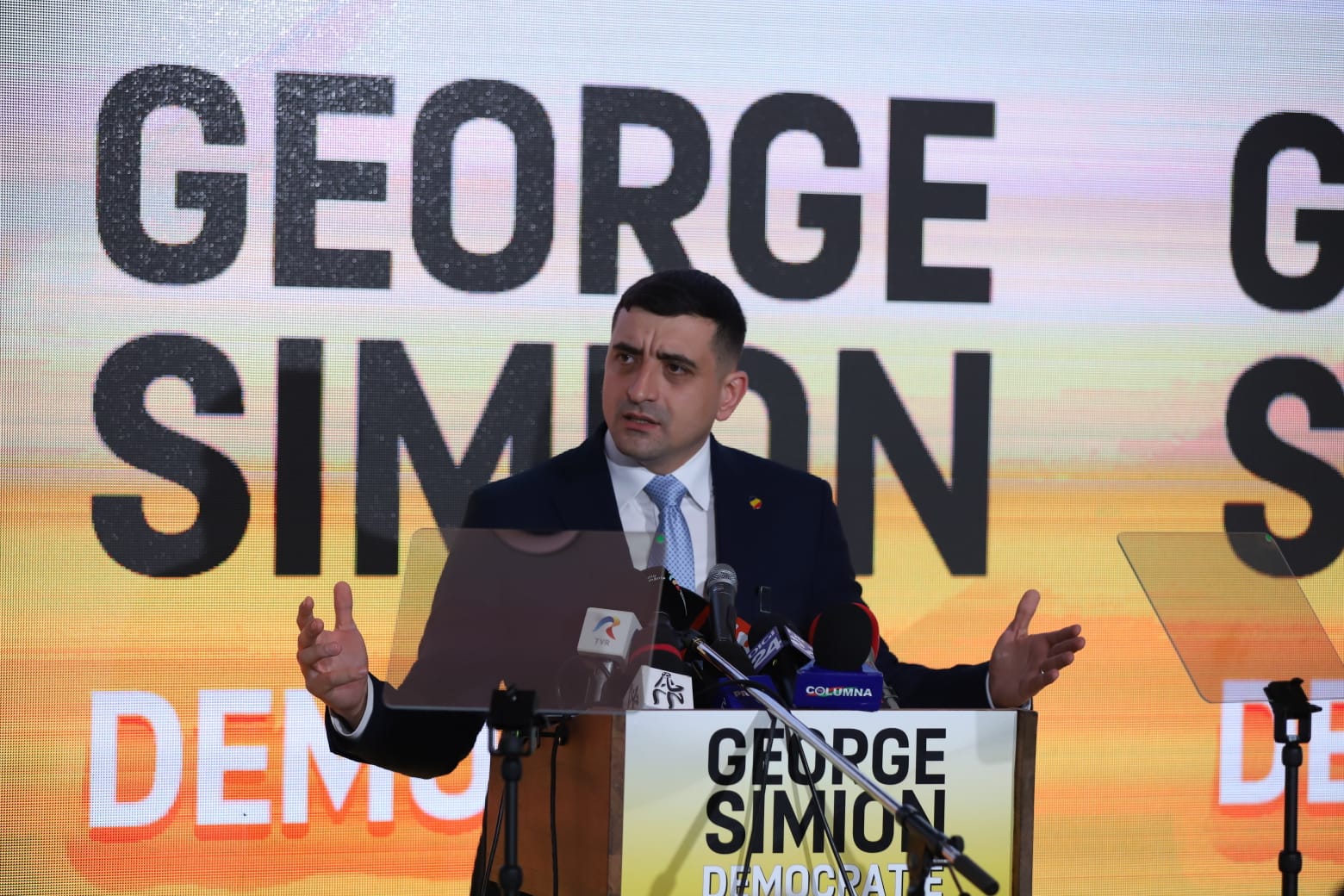 George Simion şi-a depus candidatura la alegerile prezidenţiale 2025 alături de Mateusz Morawiecki, fost premier al Poloniei