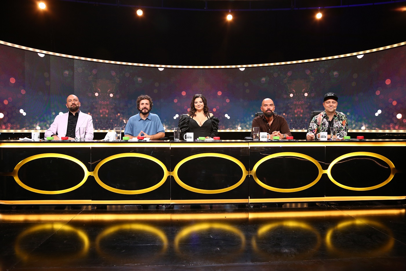 Cine sunt concurenții din prima ediție „Stand-Up Revolution”. Otilia Bilionera face show în fața juraților