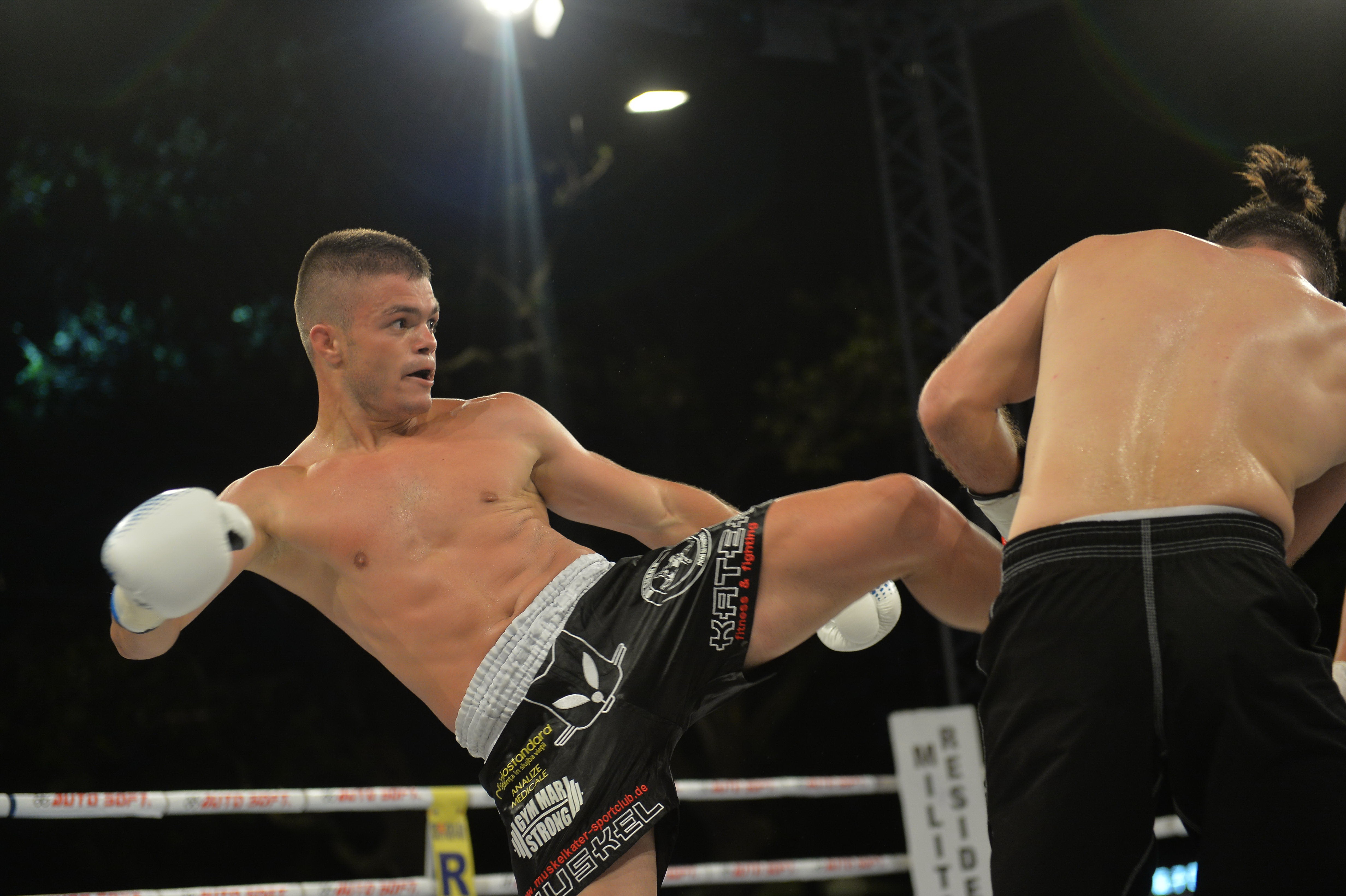 Andrei Stoica îşi păstrează centura de campion mondial / GALERIE FOTO&VIDEO