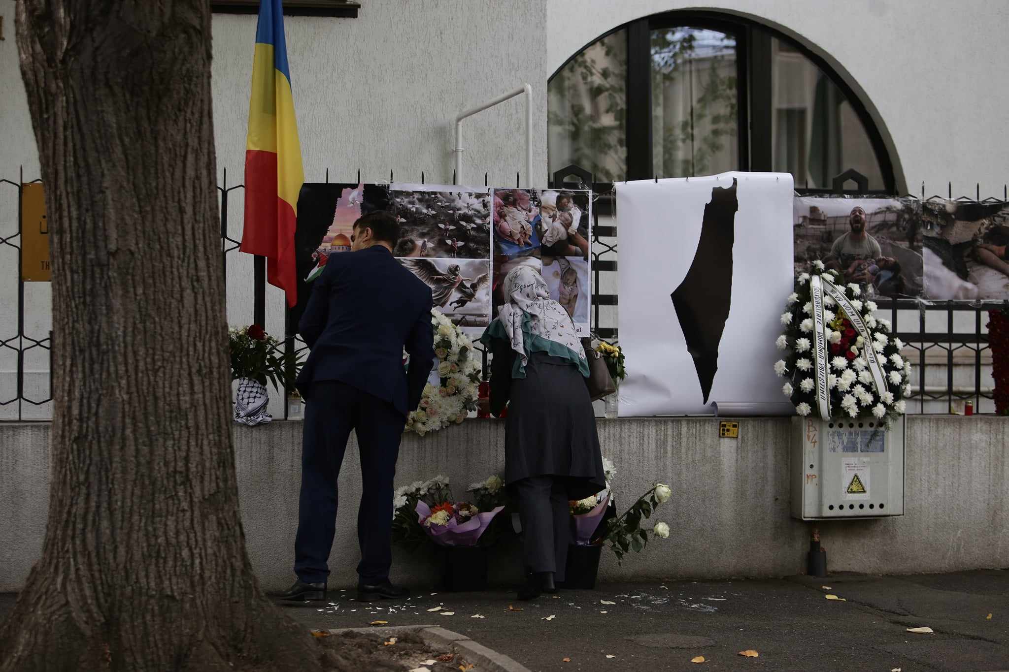 Reprezentanți diplomatici din circa 20 de state își exprimă solidaritatea cu poporul palestinian, la o manifestație în fața Ambasadei Palestinei la București