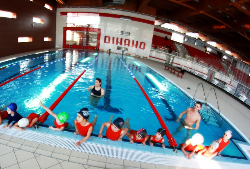 O zi din viața unor gimnaste: lecție de înot în noul bazin Dinamo (EPISODUL 3) / FOTO & VIDEO