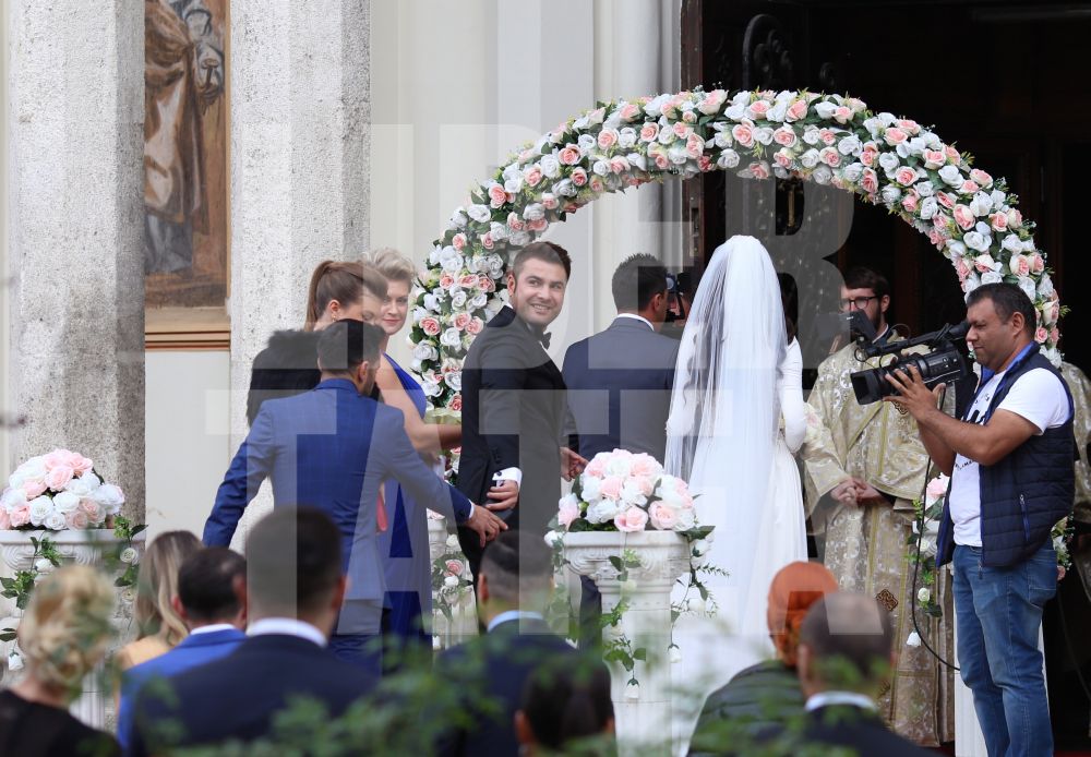 FOTO EXCLUSIV | Primele imagini de la nunta lui Adrian Mutu cu Sandra. Cum au arătat ginerele și mireasa