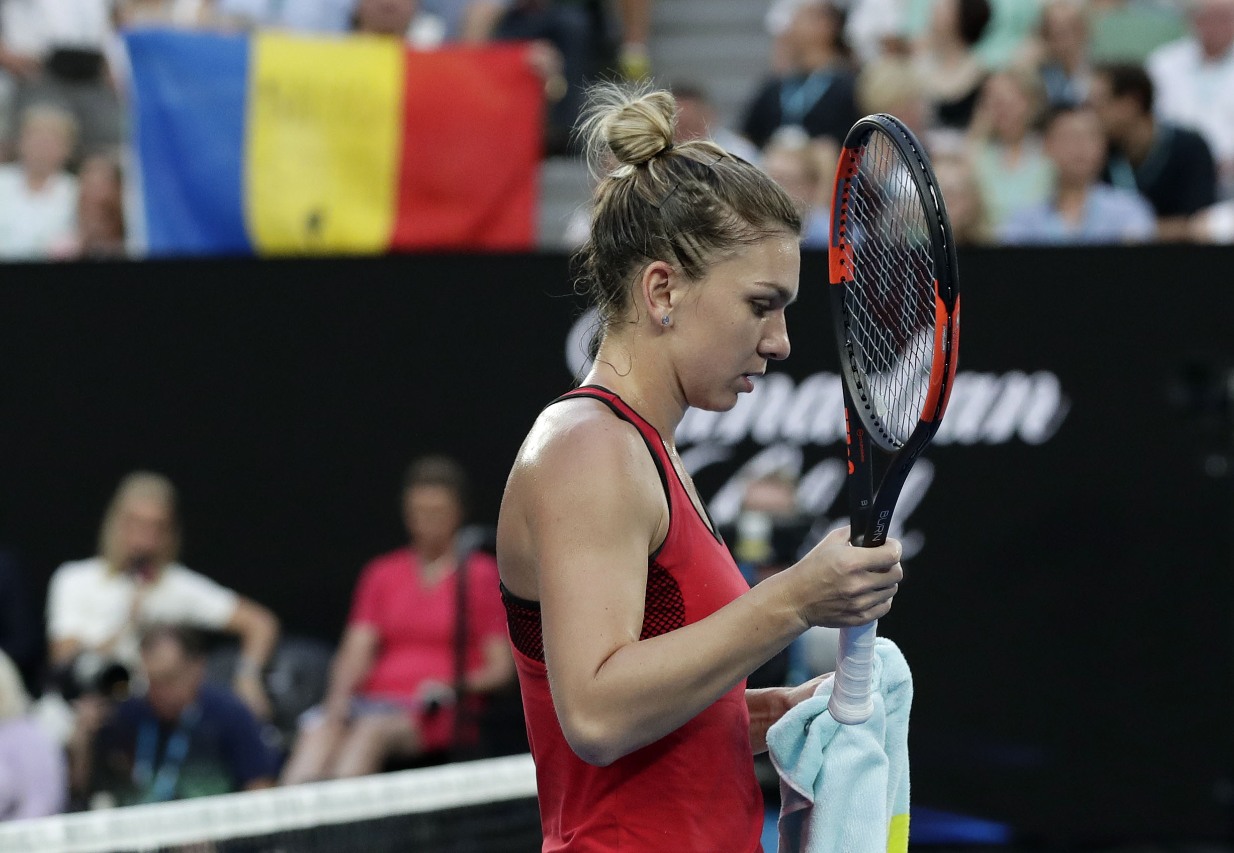 Imaginile finalei Halep - Wozniacki. Românii fac show pe Rod Laver Arena, din Melbourne. S-au speriat când a acuzat probleme fizice: ”Simo de oțel”” / FOTO
