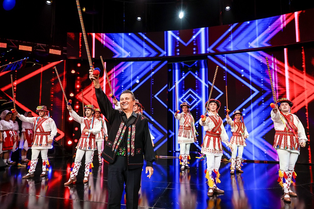 Nea Mărin, alături de fiica sa, Larisa, la TV. Cei doi au pregătit un moment special pentru „Stand-Up Revolution”