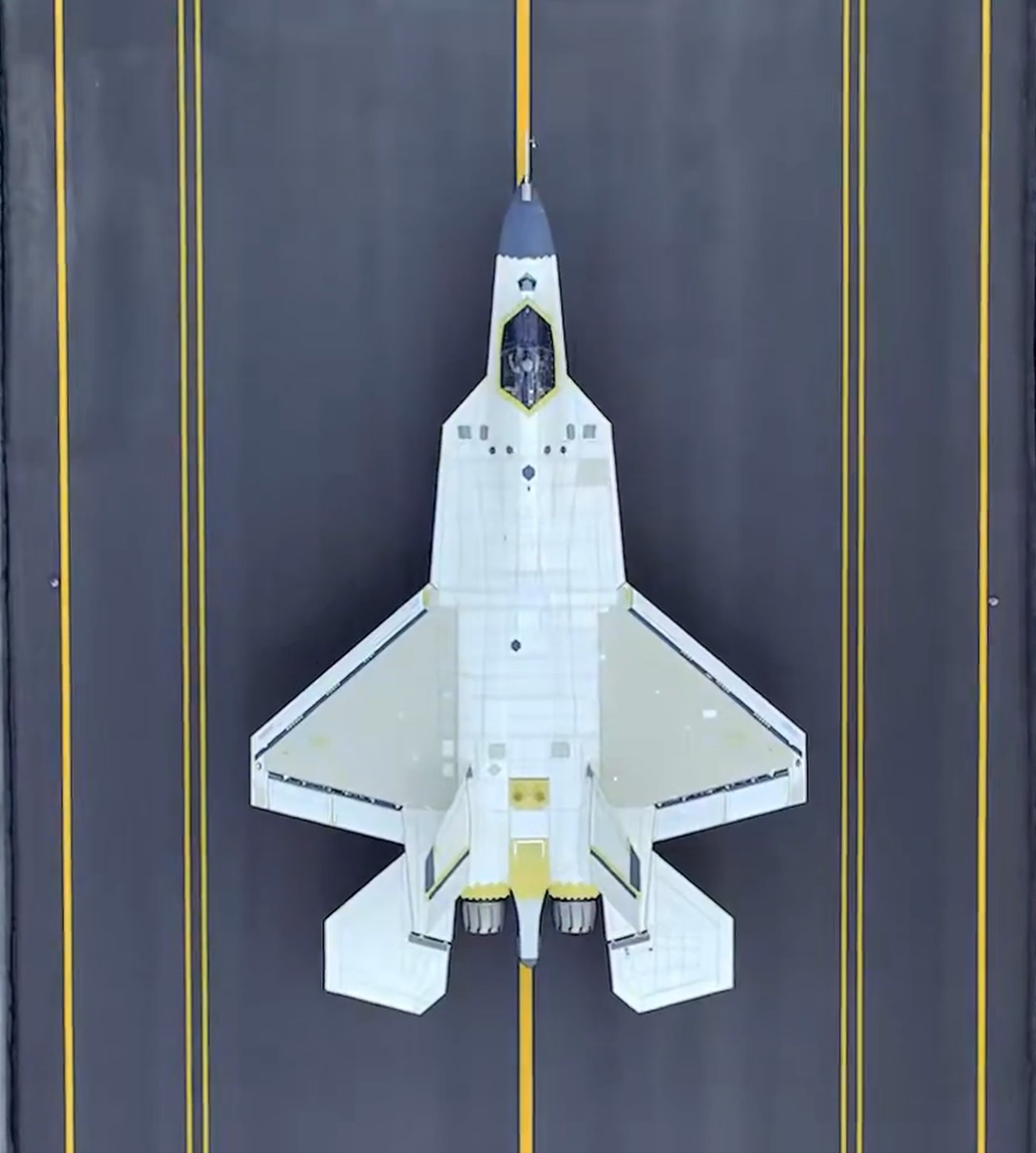 Cum arată Kaan, avionul supersonic al Turciei, care atinge o viteză de 2.223 km/h și poate înlocui avioanele de vânătoare americane F-35