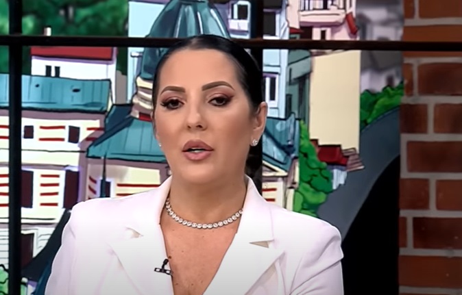 Angela Rusu a zis că Laura Lavric e prefăcută. De ce sunt certate cântărețele: „Am avut un scandal monstru! Vorbește foarte urât”