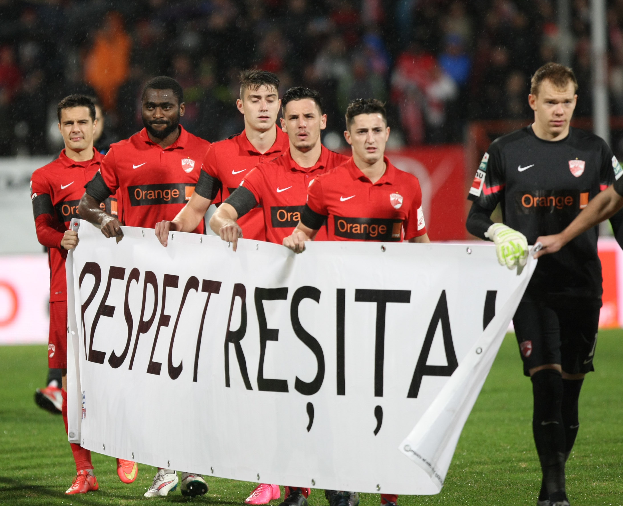 Dinamo - Steaua 3-1. "Câinii" au făcut legea pe teren și au câștigat după patru ani în faţa marii rivale / FOTO