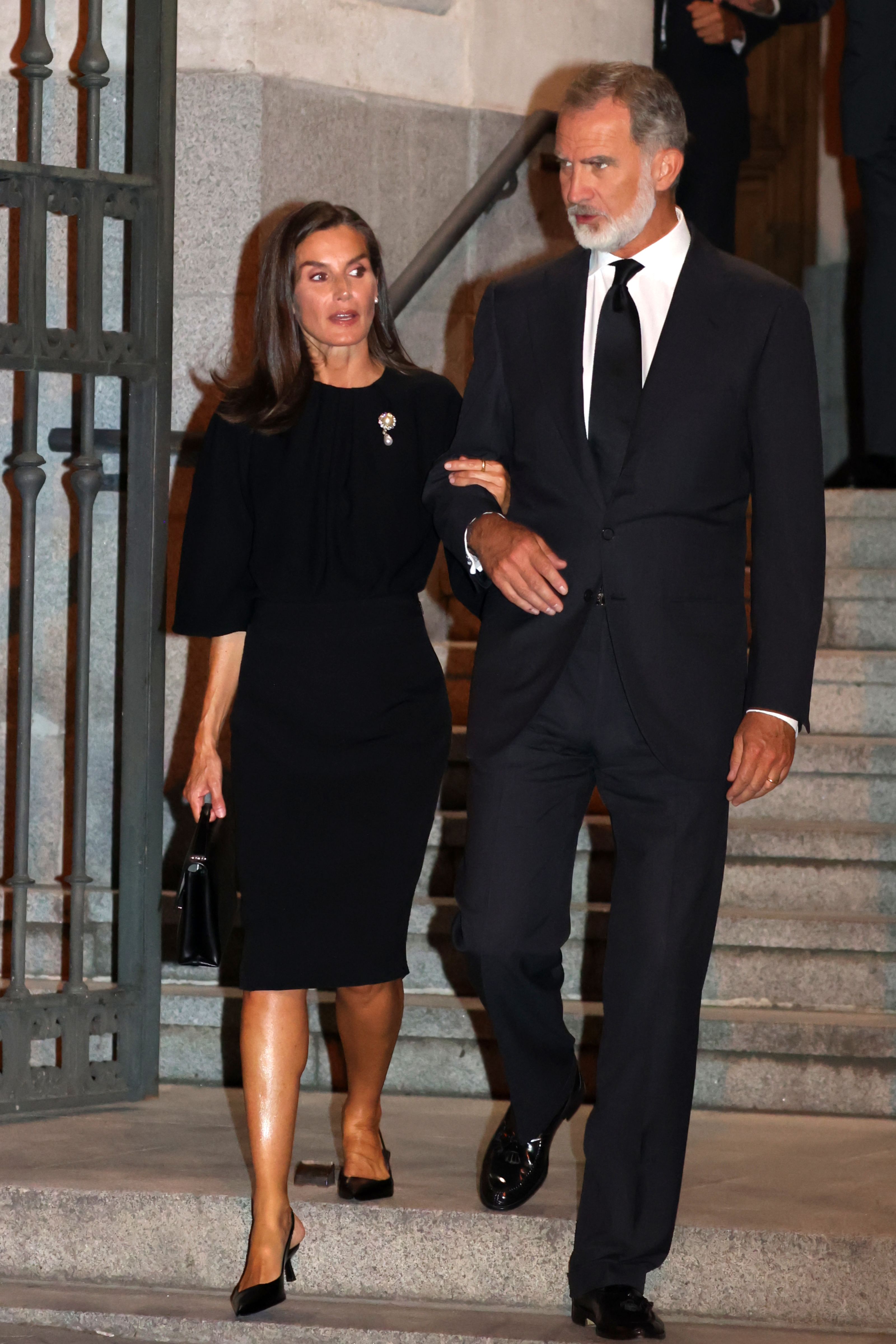 Regina Letizia a Spaniei, într-o rochie de 120 de euro. Cum și-a făcut apariția pe covorul roșu