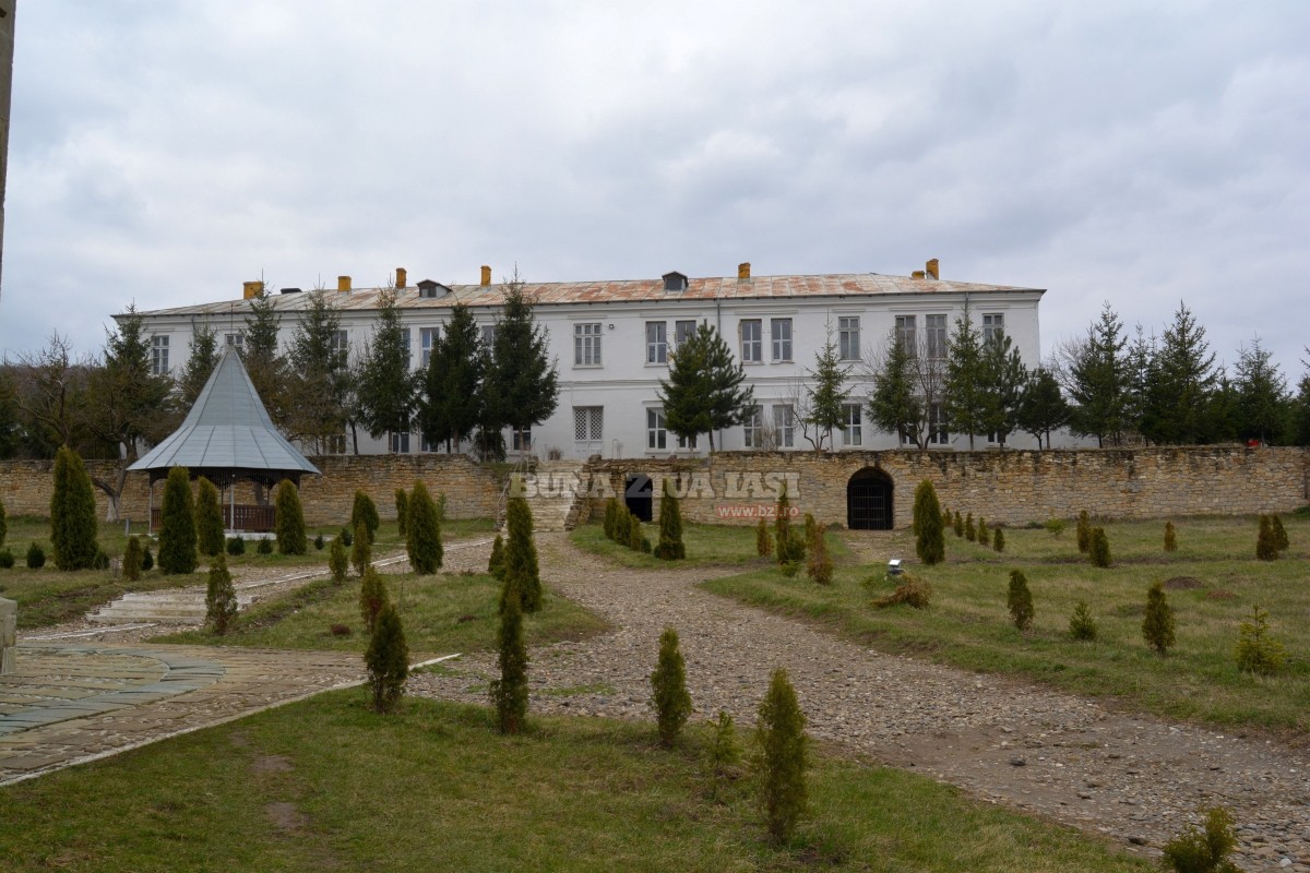Ce s-a ales de ultima mănăstire a lui Ștefan cel Mare. Nimeni nu își asumă renovarea lăcașului de cult | FOTO