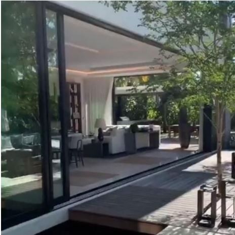 Cum arată vila în care locuiește Thalia. Simplitate și bun gust | FOTO
