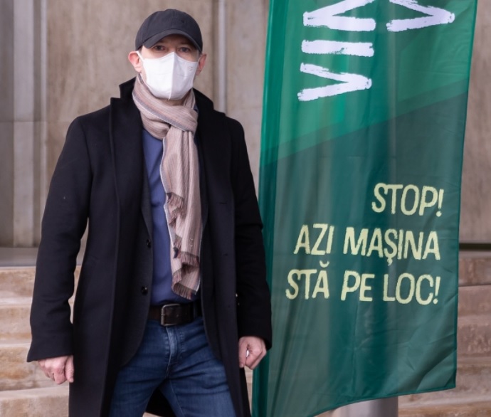 Florin Cîţu şi mai mulţi miniştri au marcat „Vinerea Verde”. „Merg frecvent pe jos sau cu metroul”