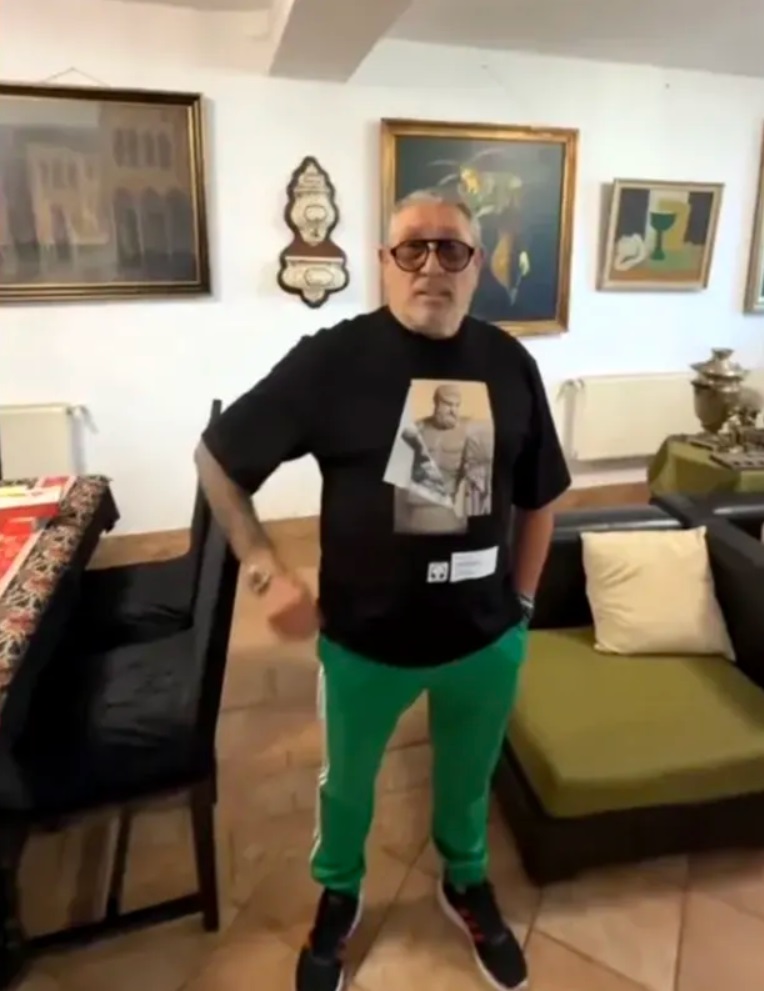 Imagini din casa în care locuiește Serghei Mizil în Snagov. Vila de lux e pe malul lacului și e estimată la aproape un milion de euro