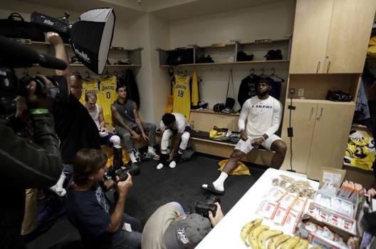 LeBron James a marcat 9 puncte, la debutul pentru Los Angeles Lakers