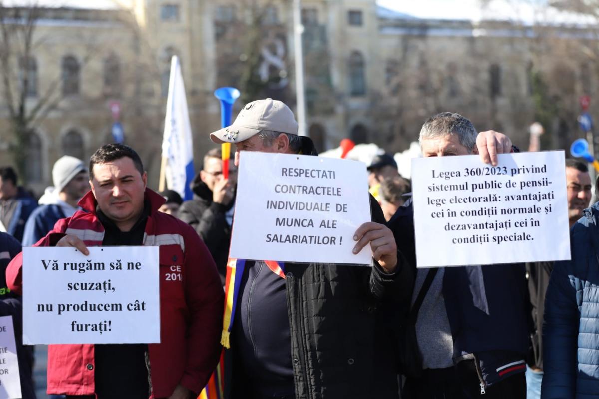 Minerii şi energeticienii protestează în Piaţa Victoriei față de măsurile luate de Guvern. Care sunt nemulțumirile lor