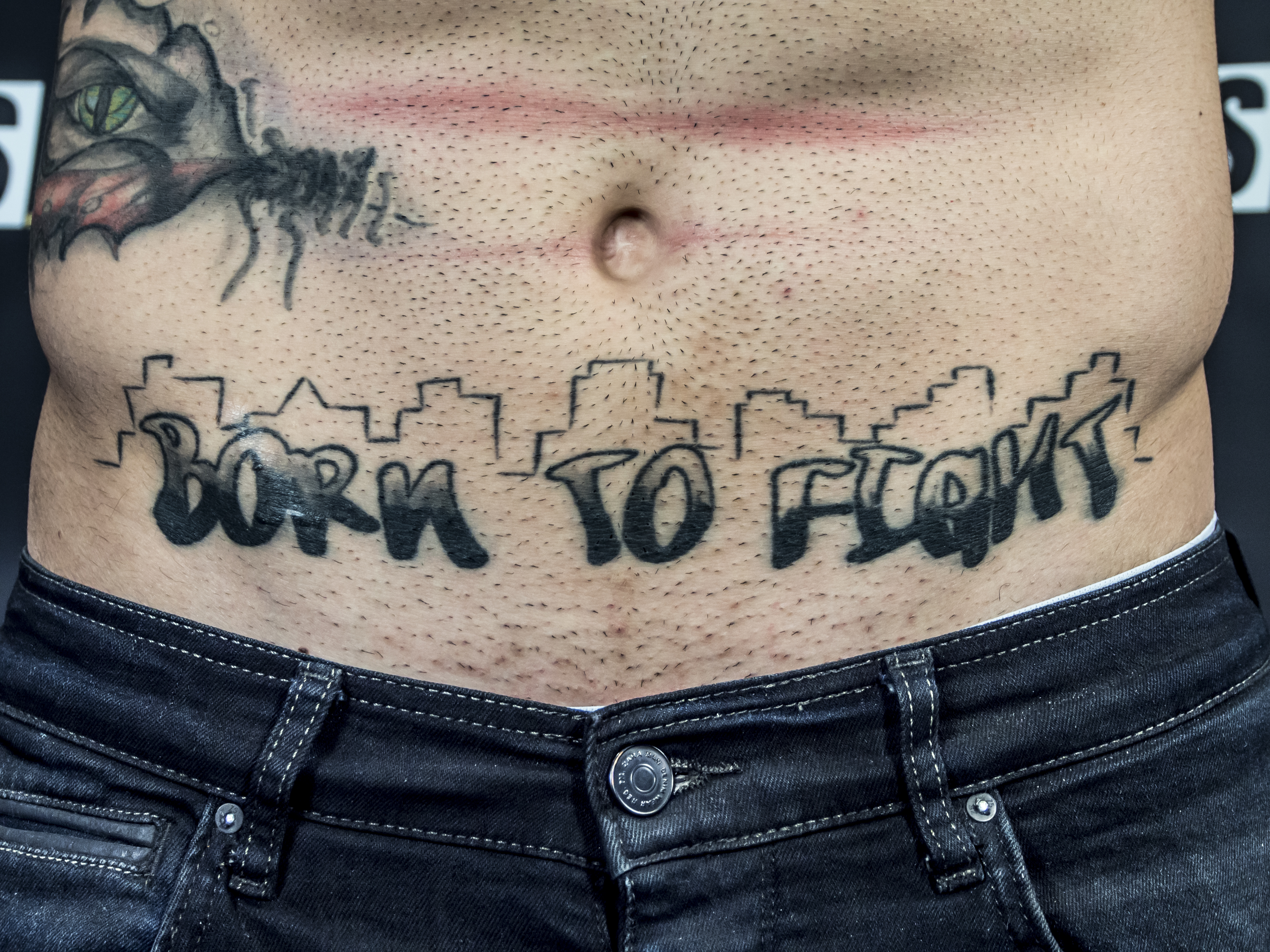Bogdan Stoica îşi sperie adversarii cu tatuajele / GALERIE FOTO