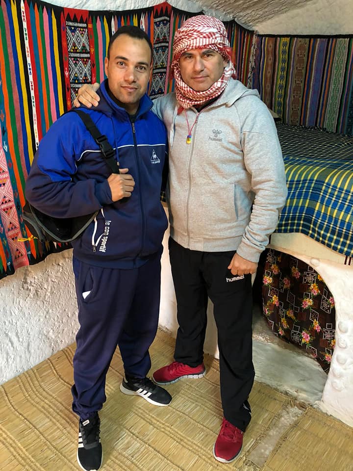 FOTO/ Amatto Zaharia și fiii săi au dormit sub pământ!
