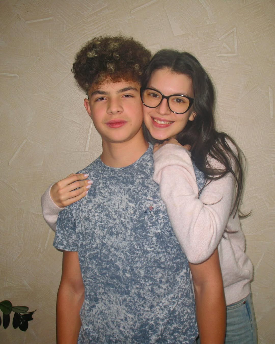 Cleopatra Stratan, dezvăluiri despre fratele ei. Cum arată Cezar la 16 ani și ce planuri are artista cu „Ghiță”, celebra ei melodie | EXCLUSIV