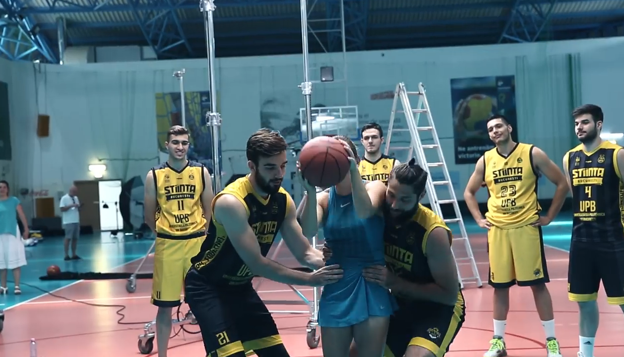 Simona Halep a jucat baschet, fotbal, rugby, a făcut chiar și box! Cum s-a descurcat cea mai bună jucătoare de tenis la alte discipline | VIDEO