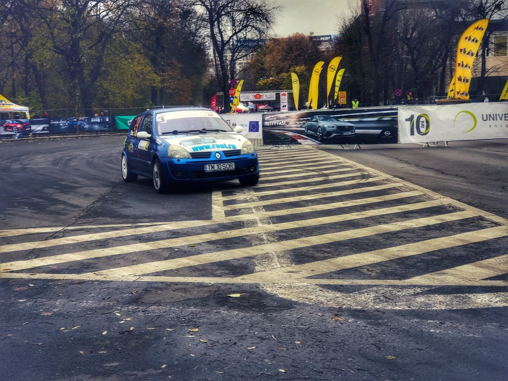 Spectacol pe străzile din București! Mihai Leu, Titi Aur, Bogdan Marişca, Marco şi Simone Tempestini fac show pe Kiseleff