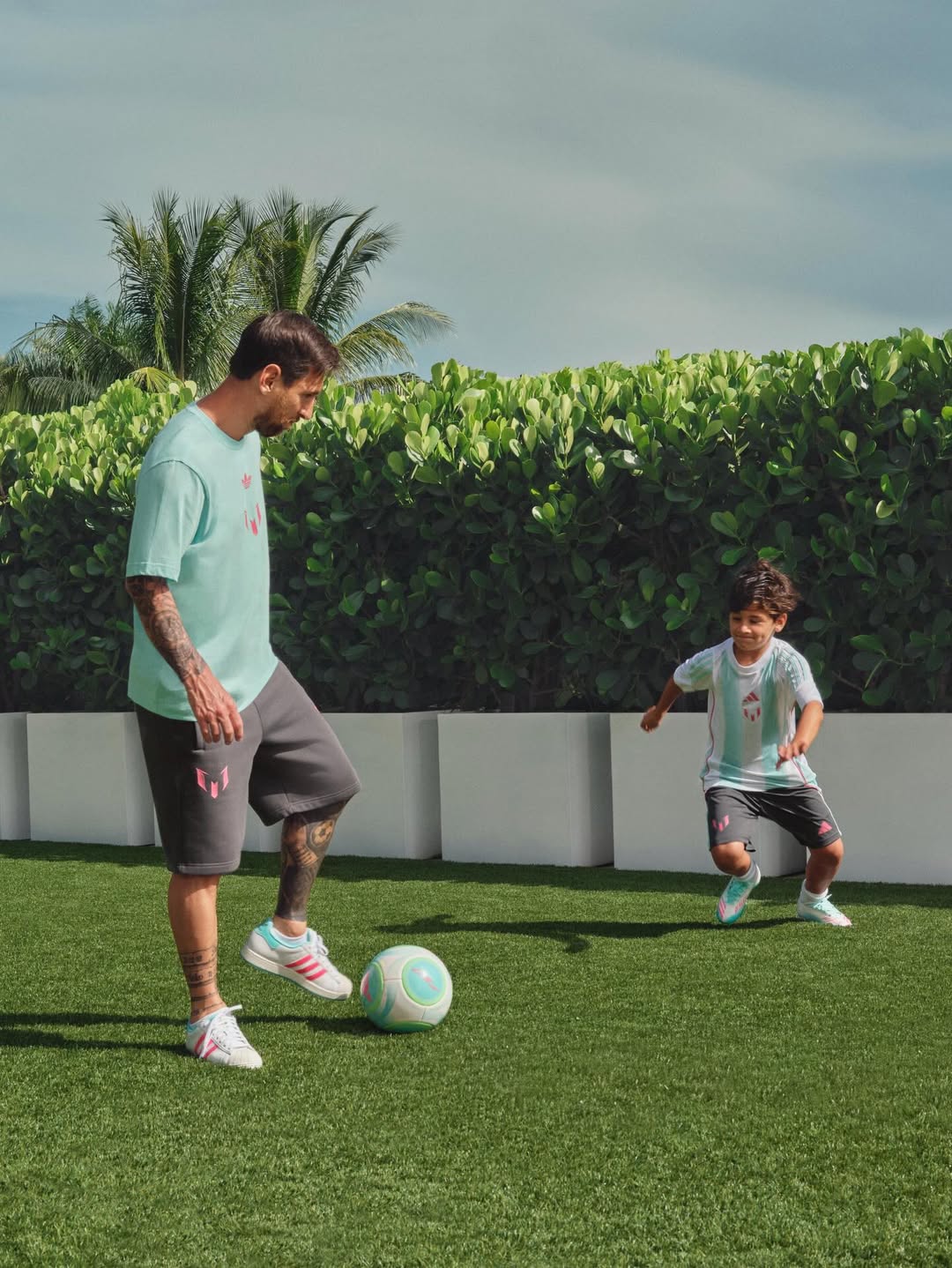 Imagini rare cu familia lui Messi. Soția și copiii îl susțin la fiecare meci: „Ce privilegiu este să te văd făcând istorie