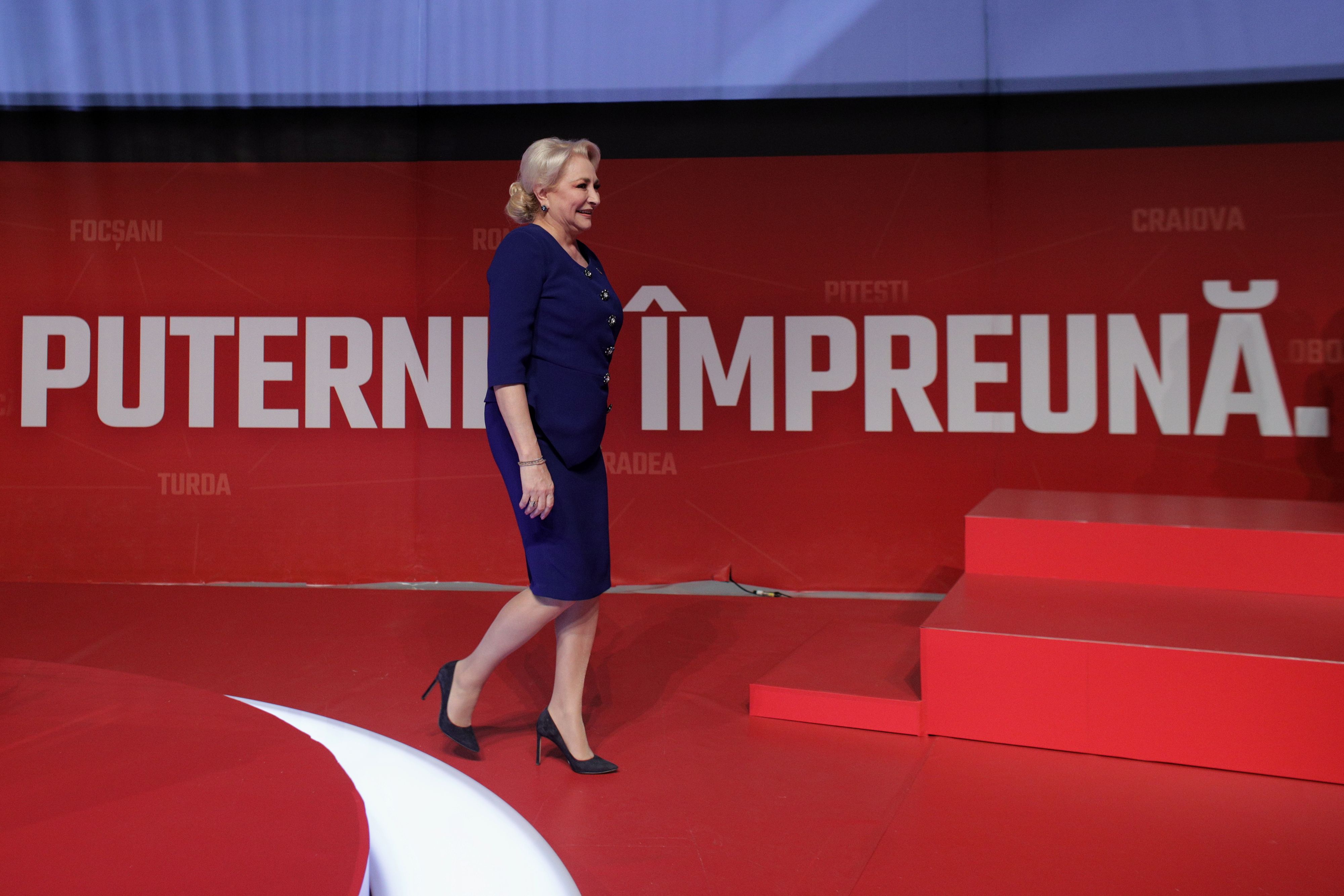 Cum s-a transformat Viorica Dăncilă într-un an și zece luni de mandat. Istoria în imagini a primei femei premier