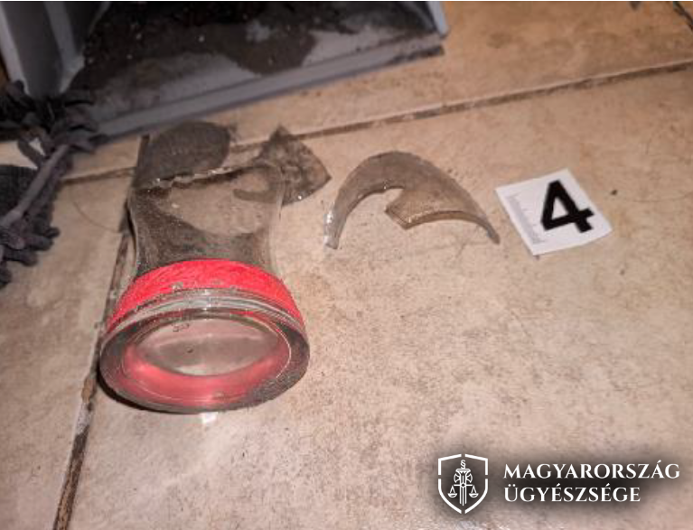 Először beszélgetett, majd segített takarítani, aztán megerőszakolta a szomszédasszonyt – Egy összetört pohár szolgáltatta az ürügyet a társasházban