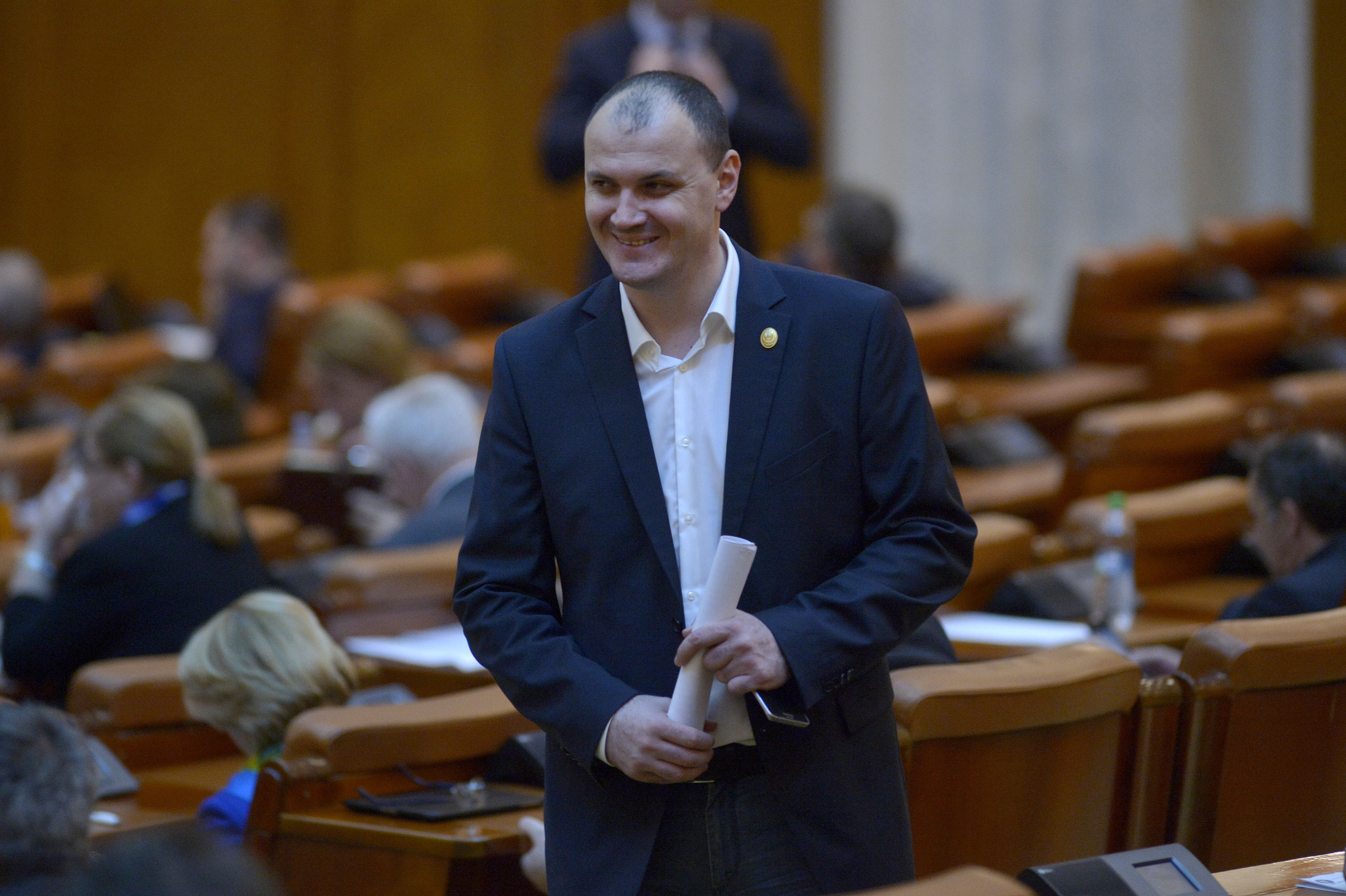 Sebastian Ghiță: spectacolul celor 52 de amânări într-un singur proces de corupție. La următorul termen, faptele vor fi prescrise. „Exilul” inculpatului, început în 2016, poate lua sfârșit