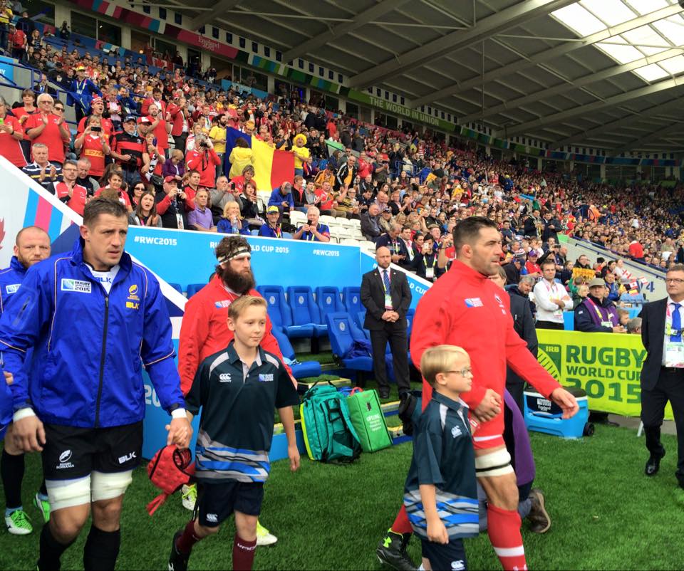 Cupa Mondială de Rugby, ROMÂNIA - CANADA 17-15! Viiictooorieeee! Grămada cere vârf! Nord-americanii au condus cu 15-0, după 45 de minute! Macovei, cu două eseuri pe înaintare, și "americanul" Vlaicu - două transformări, plus o lovitură de pedeapsă decisivă - au întors miraculos rezultatul. Pe o ploaie sâcâitoare, ”stejarii” au strivit ”arțarii. Cea mai tare revenire din istorie! / GALERIE FOTO & VIDEO