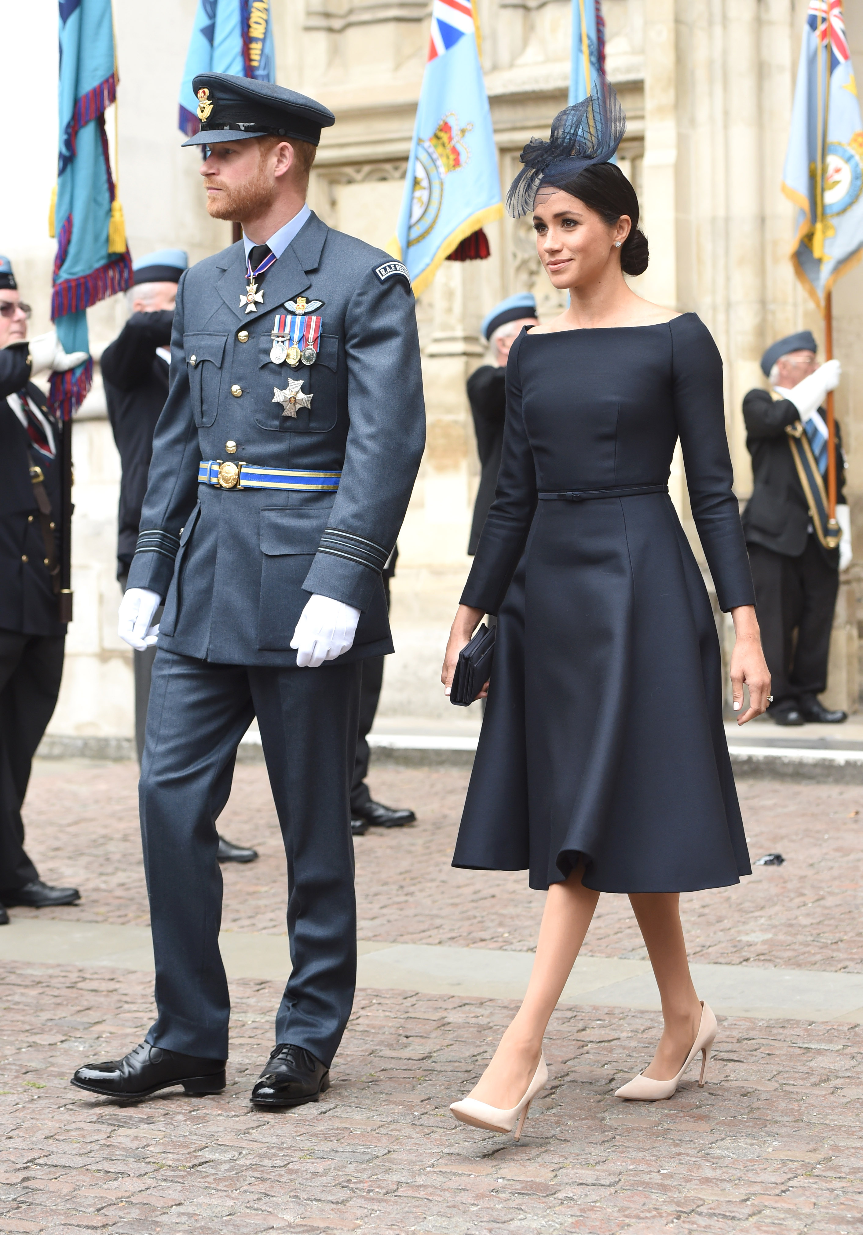 FOTO | Meghan Markle, primul turneu regal alături de prințul Harry. A purtat cinci ținute pe parcursul a 24 de ore