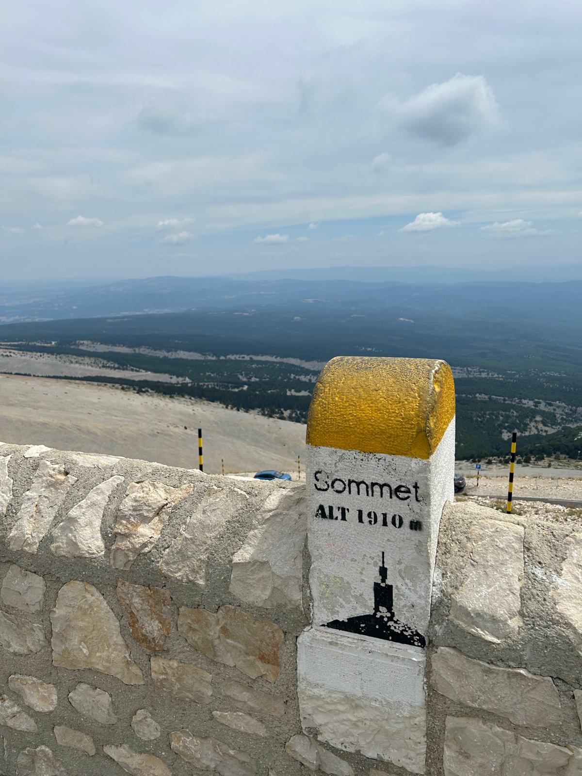 Ziarul L'Équipe cu victoria epică a francezului Valentin Paret-Peintre pe Mont Ventoux nu a apărut pe print. Care este motivul