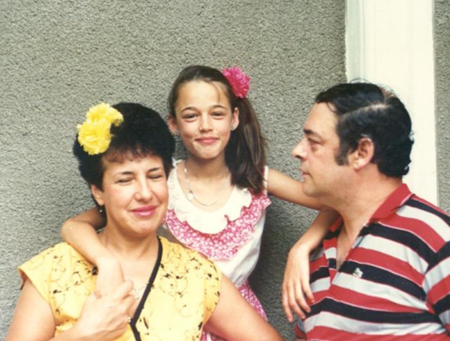 Imagini rare cu mama Andreei Raicu, care are 85 de ani și „probleme la genunchi și coloană și uneori se mișcă greu”. Dezvăluiri și despre tatăl ei