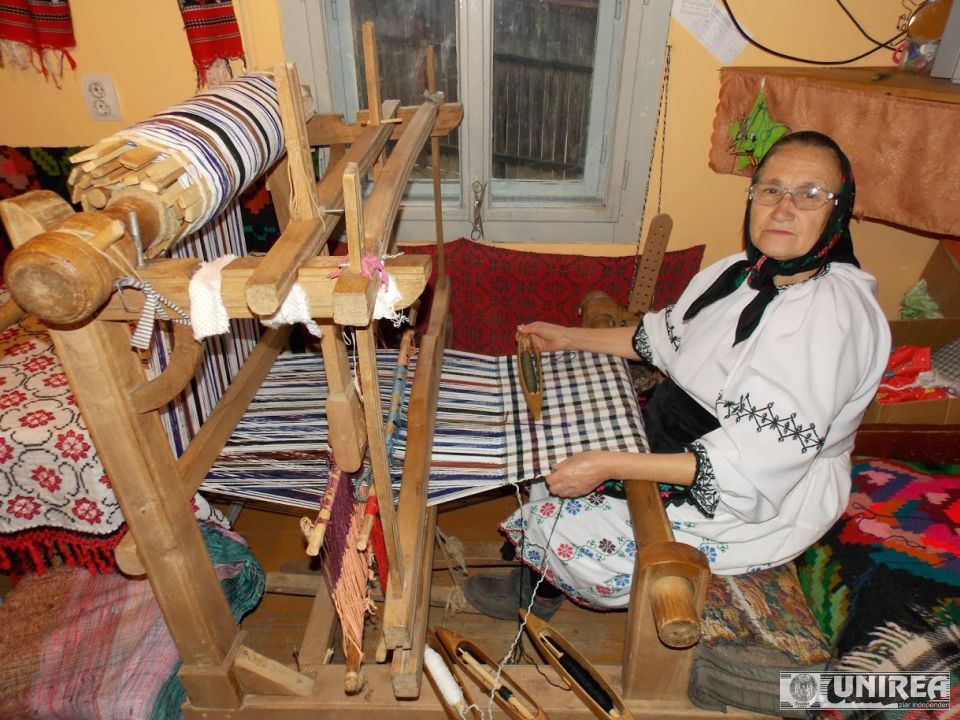 Povestea tulnicăresei Mariana Gligor din Țara Moților. ”Tezaurul uman viu” continuă tradițiile strămoșești