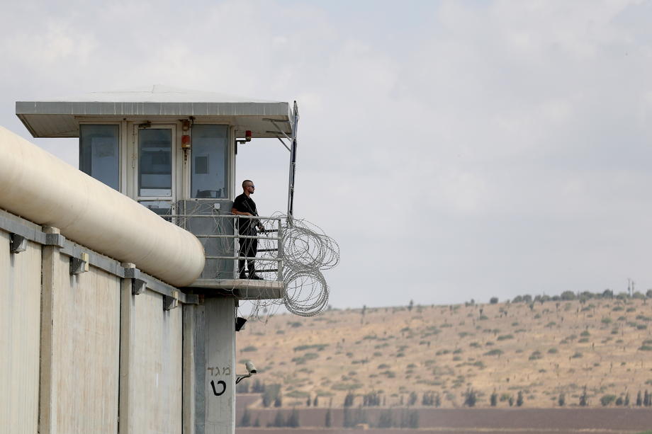 Șase teroriști palestinieni au evadat dintr-o închisoare din Israel, printr-un tunel