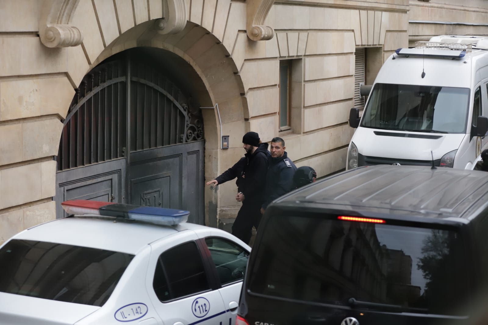 Horațiu Potra, păzit de un comando de mascați. Șeful mercenarilor a fost adus la Curtea de Apel București, alături de fiul și nepotul său