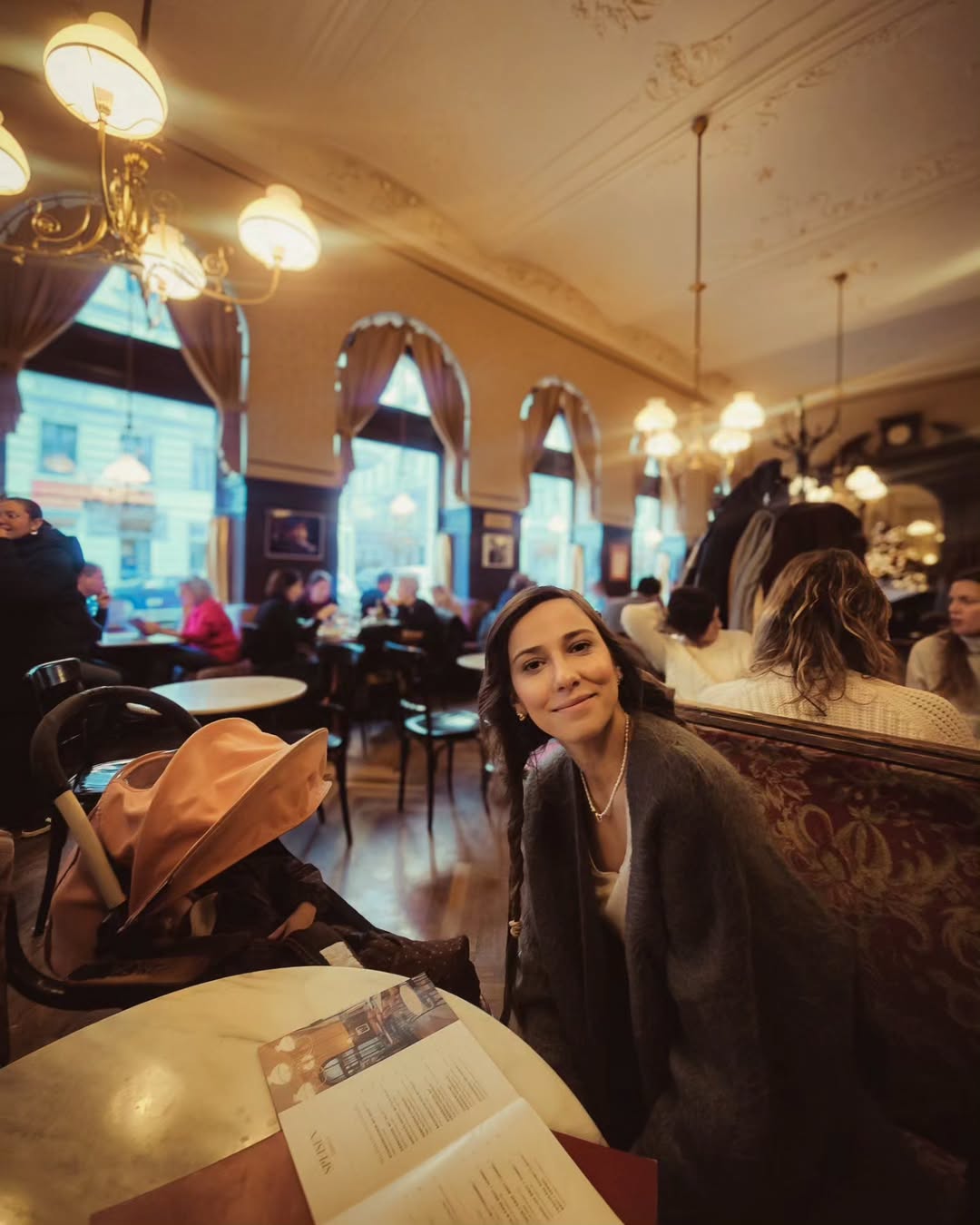 Dana Rogoz, vacanță de neuitat. Cum arată hotelul din Copenhaga în care s-a cazat cu familia: „Seamănă cu o cușetă de tren”