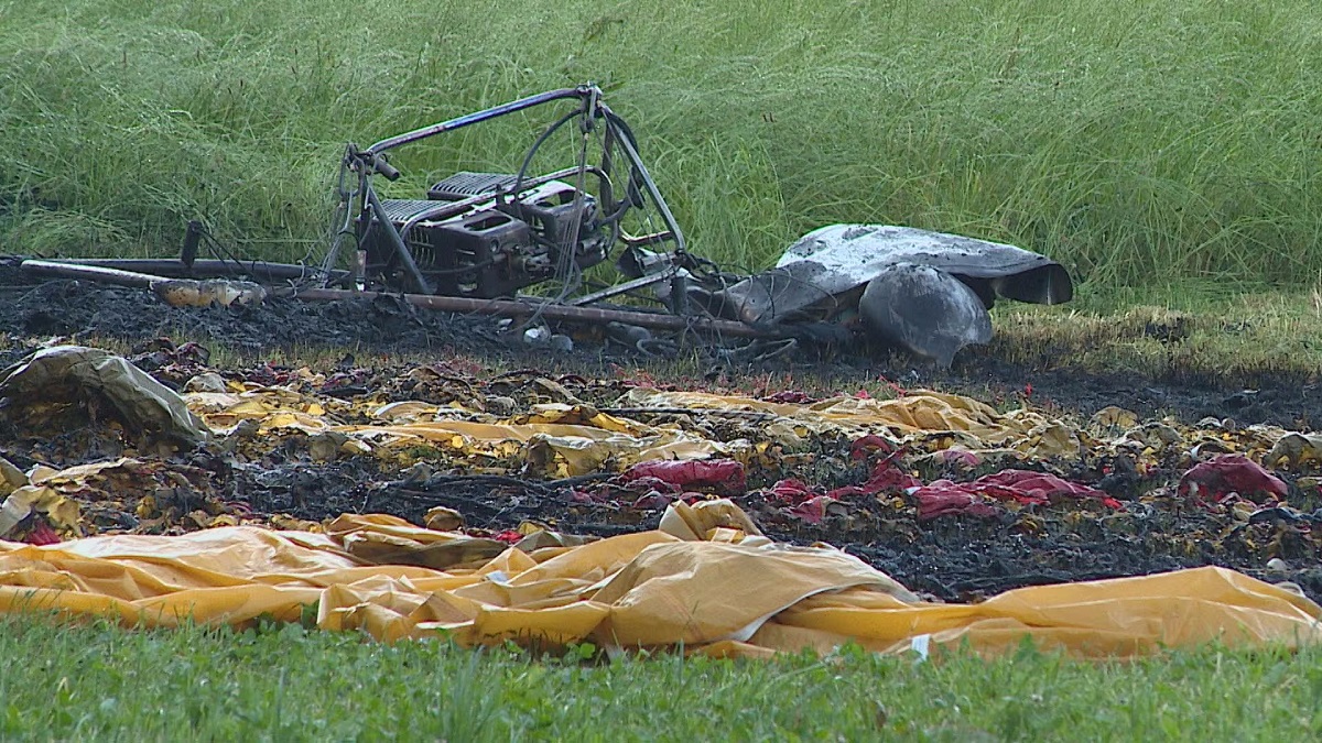 Un balon cu aer cald a luat foc și a căzut imediat după decolare, lângă o șosea din Elveția. Șapte victime, 4 femei și 3 bărbați