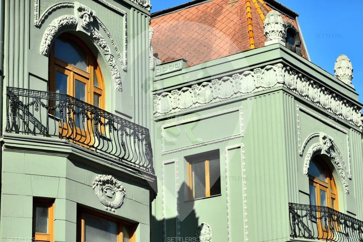 Brașovul scoate la vânzare un palat spectaculos din inima orașului, cu vedere spre Tâmpa, la preț de penthouse în centrul Bucureștiului