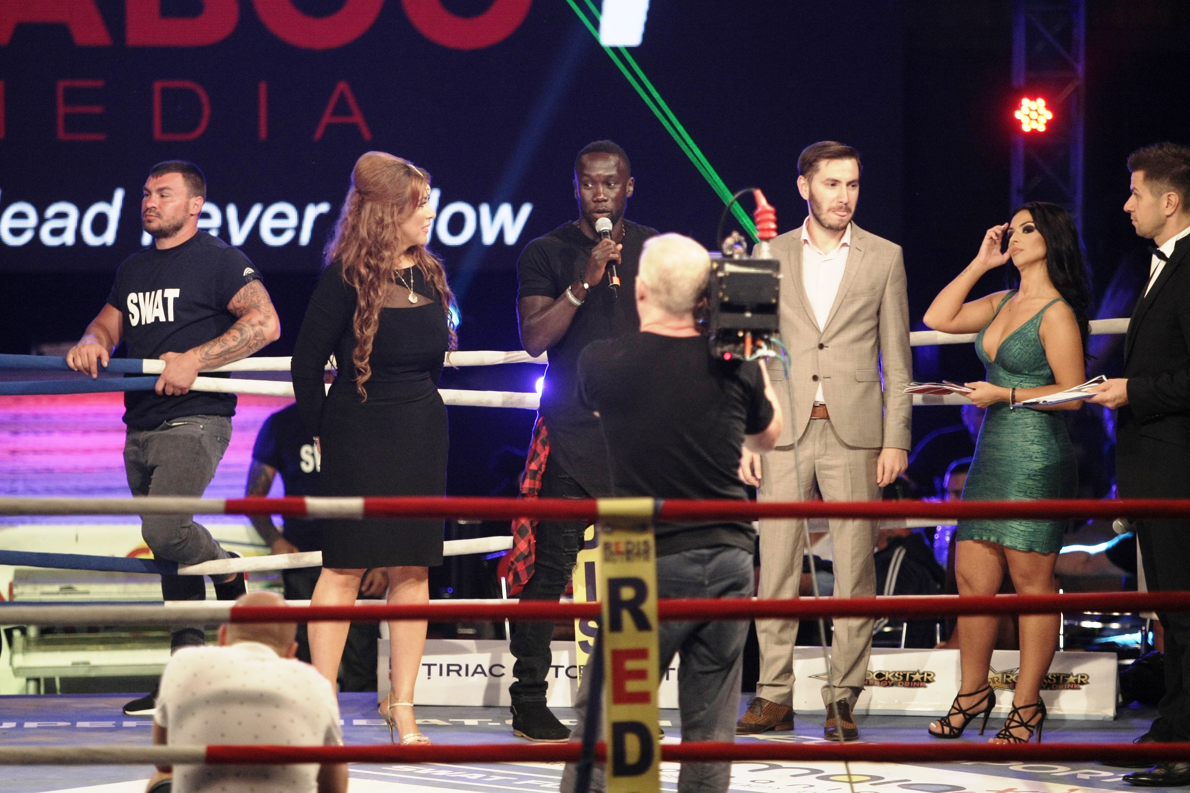 Superkombat. Ne-a bătut, dar ne iubește nebunește! Francezul Sagna, star la Man. City, nu se mai satură de litoralul nostru / GALERIE FOTO