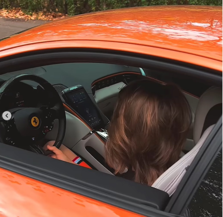 Sebastian Dobrincu a împlinit 26 de ani și și-a cumpărat un Ferrari: „Tânăr, dar mă simt bătrân. Am trecut de jumătatea vieții”. Cum arată mașina