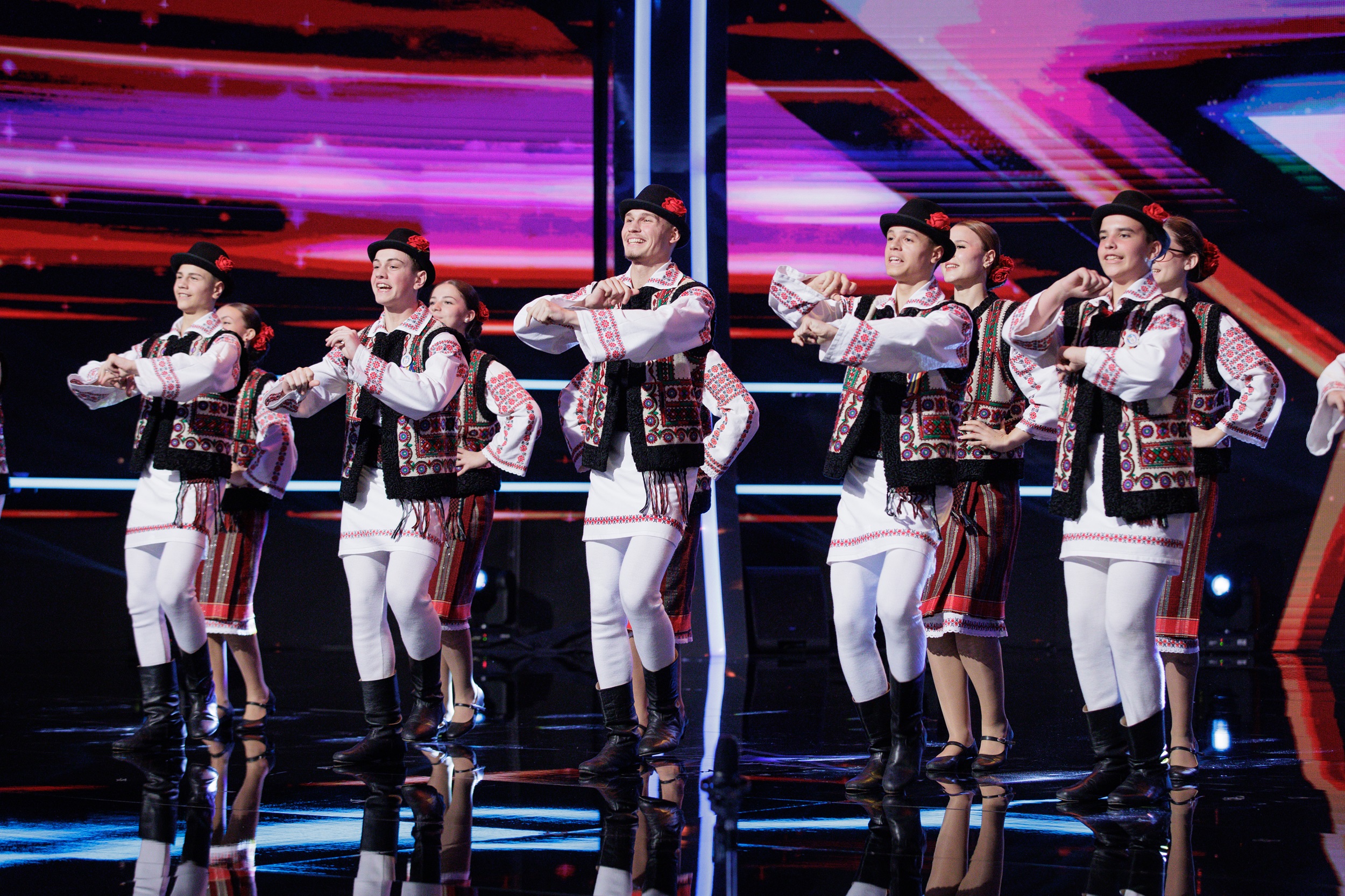„Românii au talent”, 30 ianuarie 2026. Cine sunt tinerii italieni care promovează folclorul românesc. „Păstrăm tradiția”