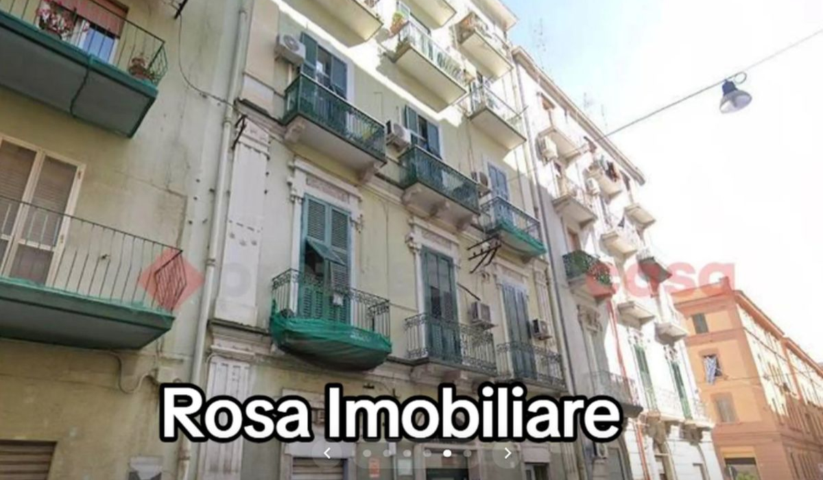 Un apartament din Italia se vinde cu 21.000 de euro: are 55 de metri pătrați, e la malul mării, dar internauții atrag atenția asupra unei capcane