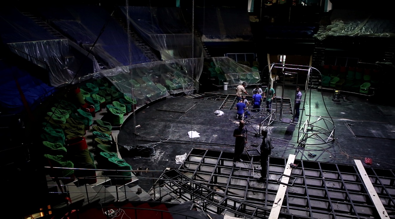Ce fac dresorii de la circul de stat fără animale sălbatice. Show ca la Cirque du Soleil la București
